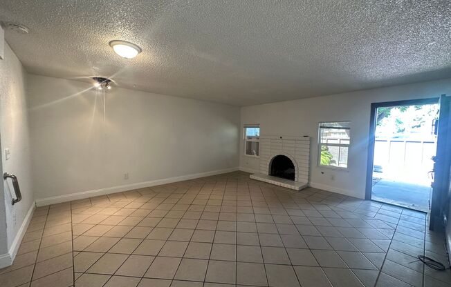 308 N RIVERSIDE DR