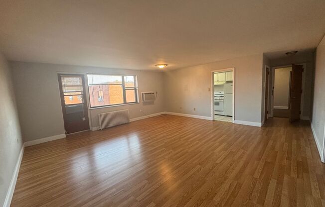 2 beds, 1 bath, 800 sqft, $1,999, Unit 6230 Fifth Ave. #222D