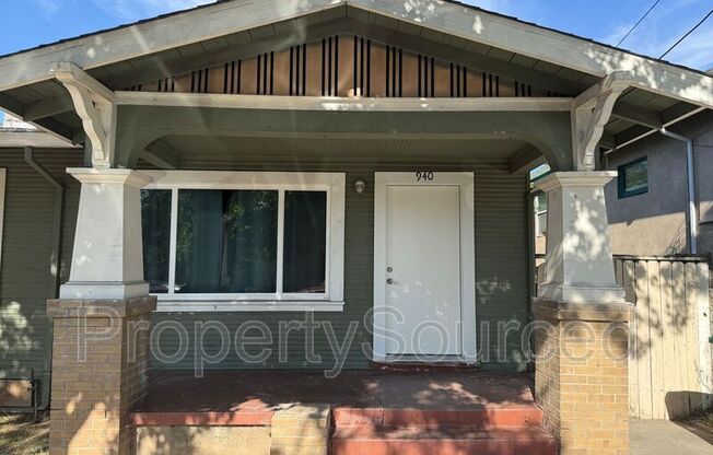 940 N SIERRA NEVADA