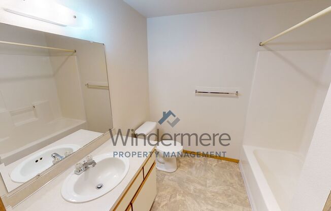 2 beds, 1 bath, 782 sqft, $1,095, Unit 14