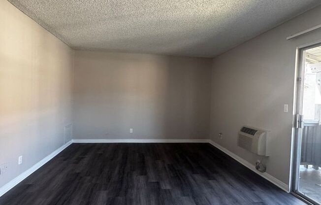 1 bed, 1 bath, 820 sqft, $2,340, Unit S067