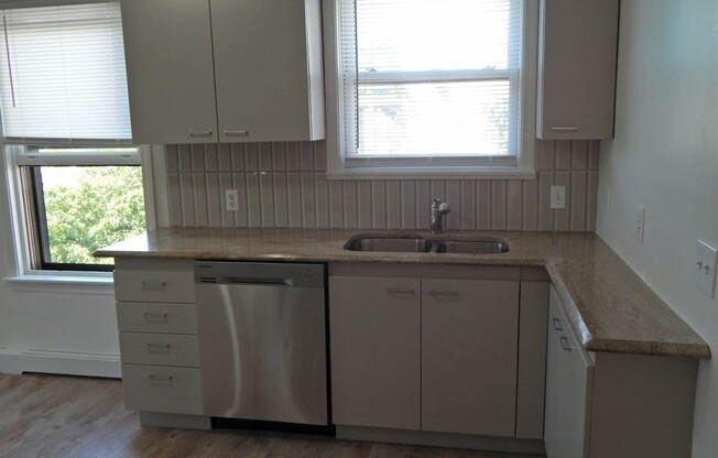 83 LEYDEN ST