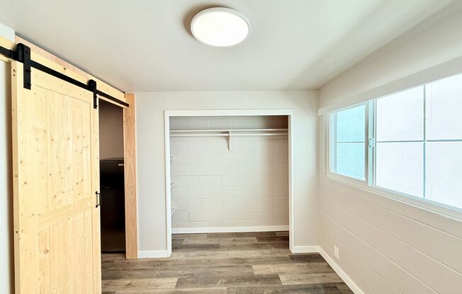 Queen Villa Apartments - Queen Needle, LLC
