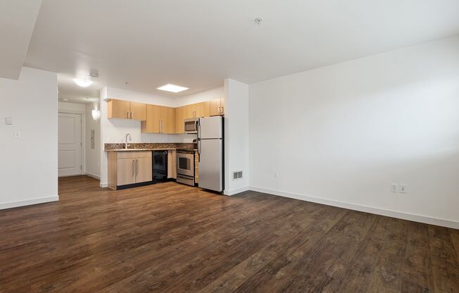 Studio, 1 bath, 461 sqft, $1,550, Unit 308