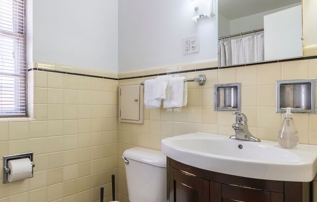 Come experience the best of living in the vibrant Omaha, NE at 5508 Corby Street!!