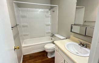 Studio, 1 bath, $640, Unit 541