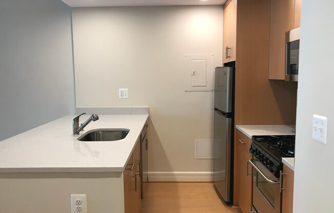 Studio, 1 bath, 440 sqft, $2,432, Unit 0332
