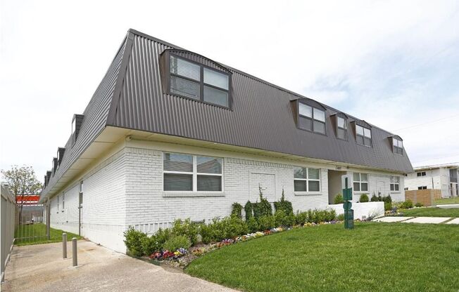 1 bed, 1 bath, $900, Unit 212