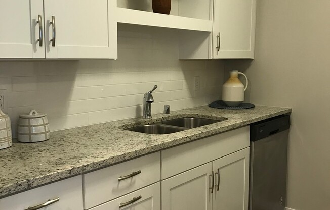 2 beds, 1 bath, 950 sqft, $1,495, Unit 145606R