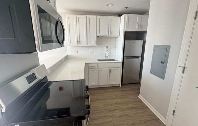 1 bed, 1 bath, 550 sqft, $1,300, Unit 402