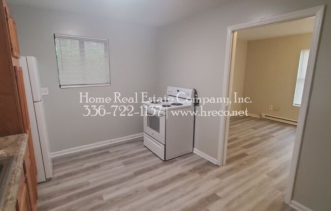 2 beds, 1 bath, $795, Unit 14