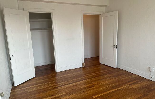 2 beds, 2 baths, 1,303 sqft, $2,165, Unit New King Edward  502