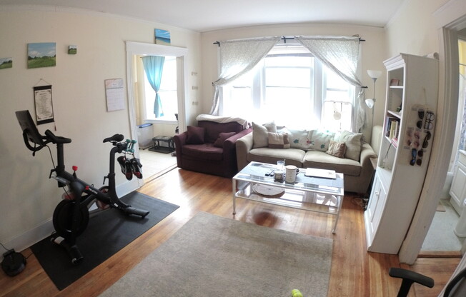 1 bed, 1 bath, $2,300, Unit 34