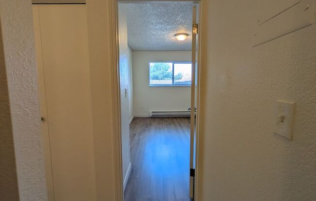 1 bed, 1 bath, 700 sqft, $1,125, Unit #30