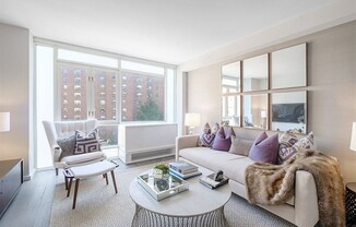 1 bed, 1 bath, 653 sqft, $5,300, Unit 12D