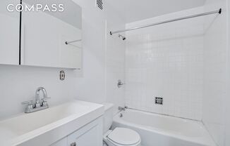 2 beds, 1 bath, $3,400, Unit 2R