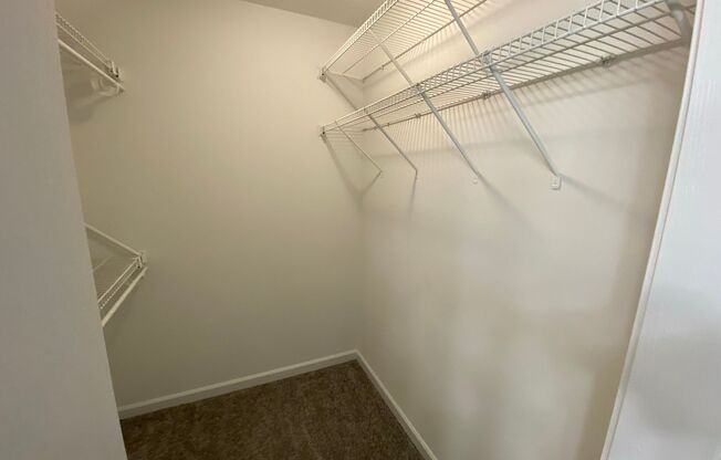 2 beds, 2 baths, 1,350 sqft, $1,525, Unit 26