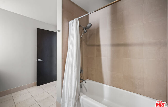 1 bed, 1 bath, 1,030 sqft, $3,200, Unit 1410