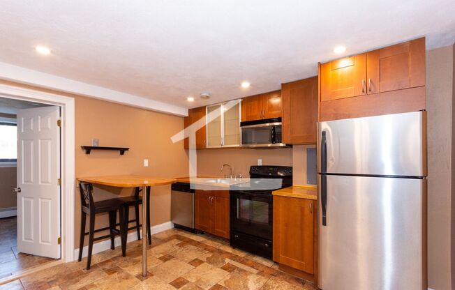 HOT ALLSTON LISTING!!!!!