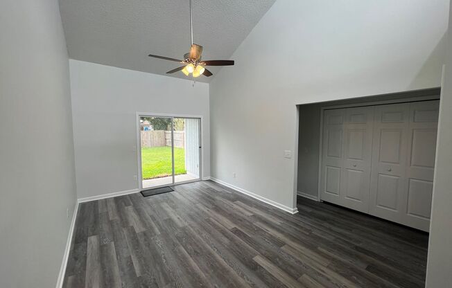 Beautifully remodeled home for rent in Alden Trace.