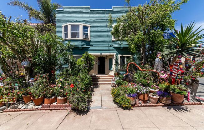 Studio, 1 bath, 300 sqft, $1,900, Unit Unit 6