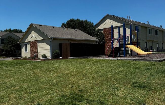 2 beds, 1.5 baths, 916 sqft, $1,090, Unit 10018-1