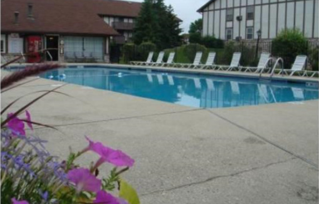 2 beds, 2 baths, 1,105 sqft, $1,284, Unit H306