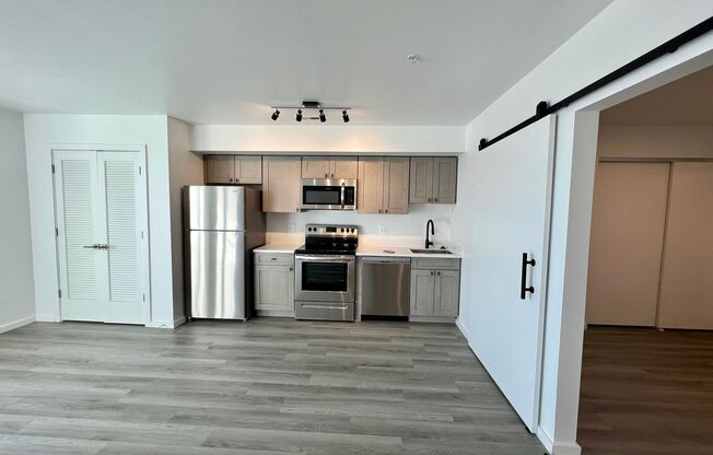 1 bed, 1 bath, 620 sqft, $1,580, Unit 409