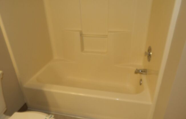 2 beds, 2 baths, 1,240 sqft, $1,940, Unit L57