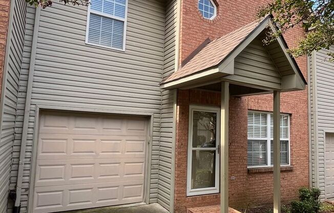 Knoxville 37923 - 2 bedroom, 2.5 Condo - Contact Kristie Hopwood (865) 233-6467