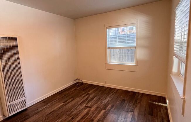 1 bed, 1 bath, 700 sqft, $1,595, Unit # 01