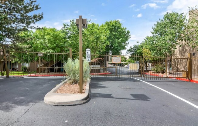 Welcome to Las Kivas Apartments