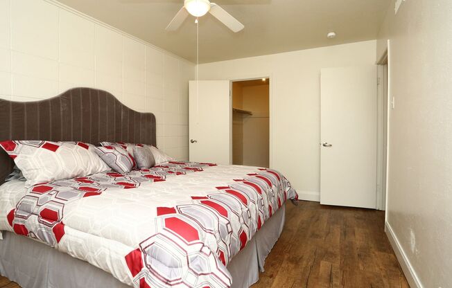 2 beds, 1 bath, 840 sqft, $975, Unit 2903 D