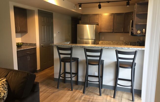 2 beds, 1 bath, 603 sqft, $1,430