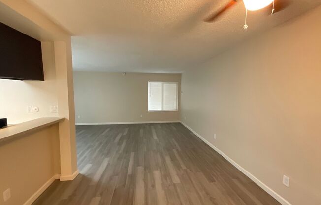 2 beds, 1 bath, 950 sqft, $2,295, Unit A