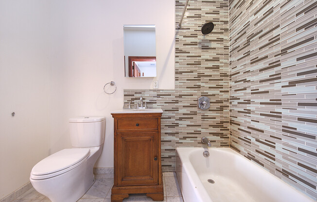 116 W 118 ST