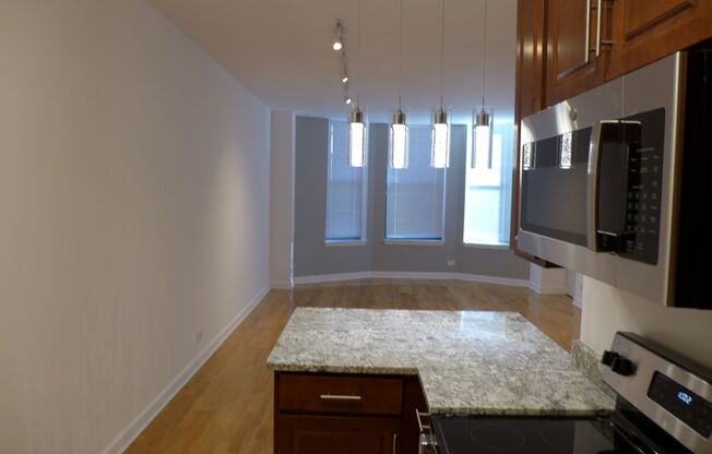 1 bed, 1 bath, 700 sqft, $2,095, Unit 08B