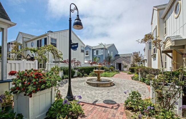 BEAUTIFUL, BRIGHT & AIRY, 3BR2.5BA TOWNHOME ON THE WESTERN-MOST CORNER/END OF THE EXCLUSIVE 1800 PCH COMMUNITY ABOVE RESTAURANTS, STOREFRONTS & JUST A FEW BLOCKS TO HOLLYWOOD RIVIERA & BEACH!