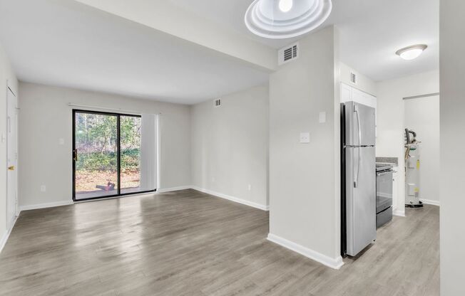 2 beds, 1 bath, 720 sqft, $1,209, Unit E8