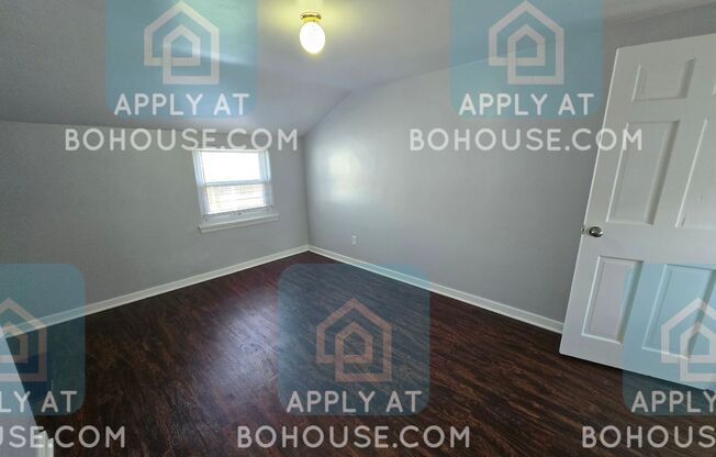 2 beds, 1 bath, 850 sqft, $889, Unit 3