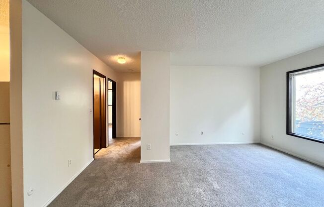 2 beds, 1 bath, 700 sqft, $1,275, Unit 415