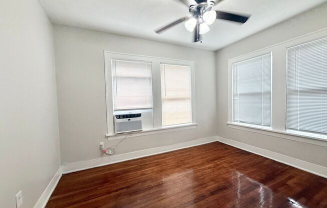 2 beds, 1 bath, $1,195, Unit B3601