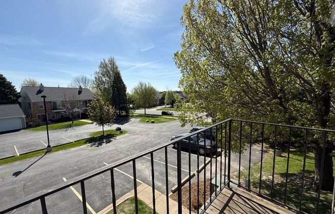 2 beds, 1 bath, 1,008 sqft, $1,650, Unit 7717CF