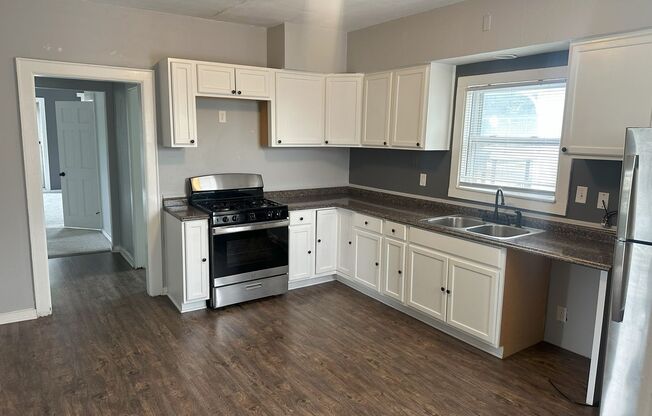 125-125A-125B W Hadley St