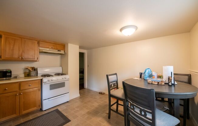 1 bed, 1 bath, $1,050, Unit 726 #3