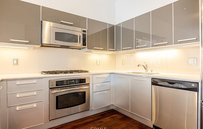 2 beds, 2 baths, 1,320 sqft, $3,850, Unit 1603