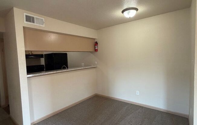 2 beds, 1 bath, 812 sqft, $1,085, Unit 1410