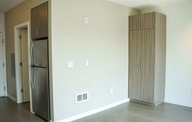 Studio, 1 bath, $1,195, Unit 203