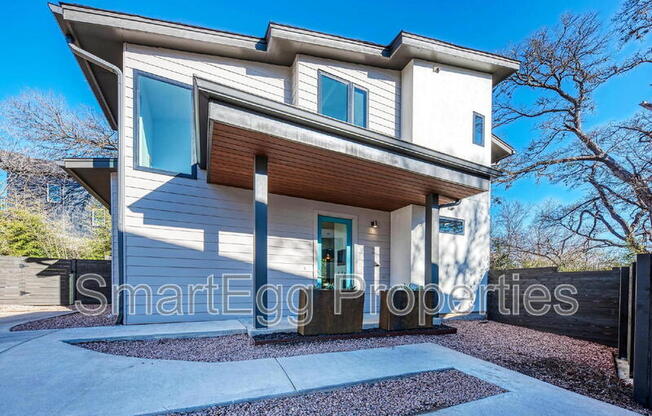 1205 DELONEY ST