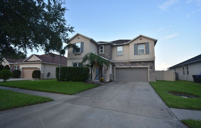 4 Bed/3.5 Bath, Pool and Waterfront home, in Sawgrass Plantation! AVAILABLE NOW!
